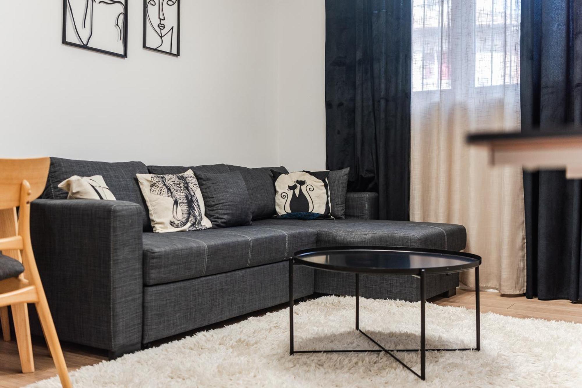 Noir Apartment By Kondo Stays Tirana Exterior photo