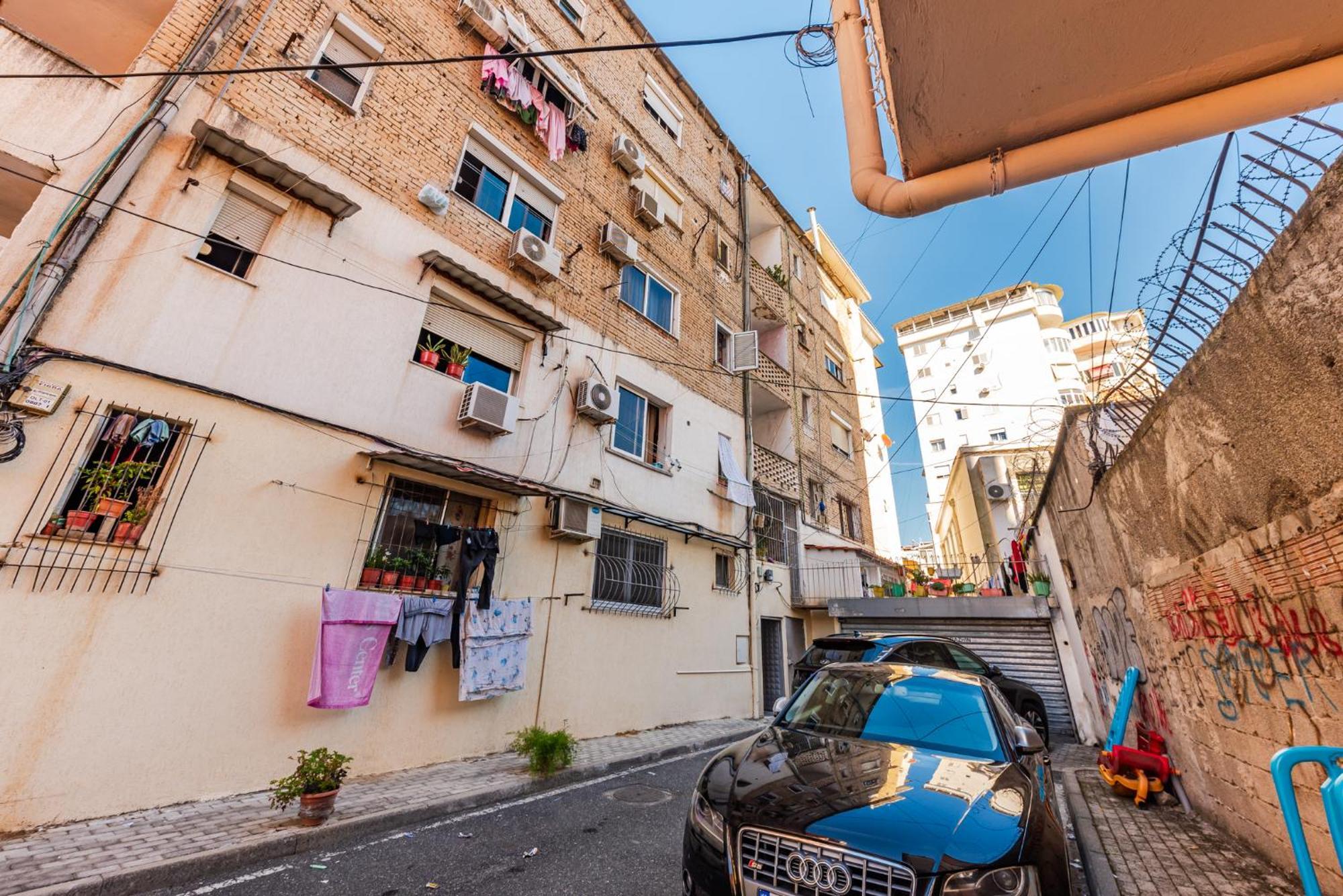 Noir Apartment By Kondo Stays Tirana Exterior photo