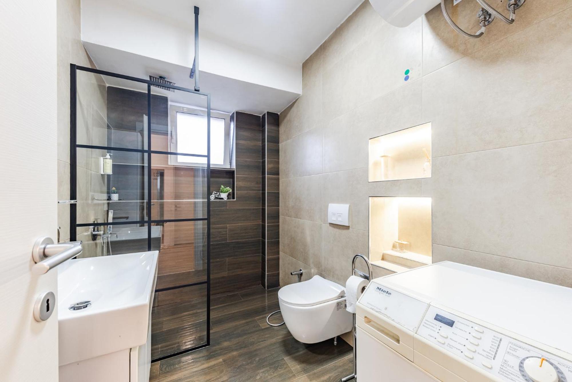 Noir Apartment By Kondo Stays Tirana Exterior photo